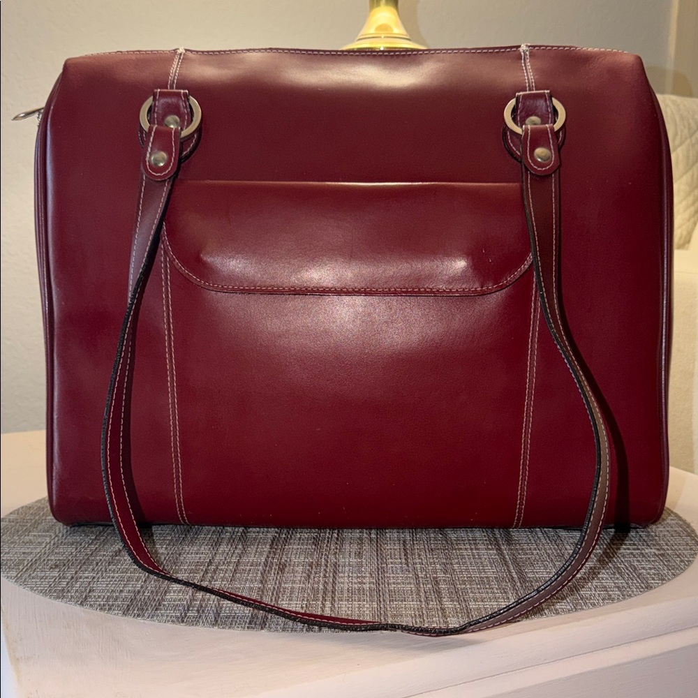 Women's Leather Tote Bag in Burgundy